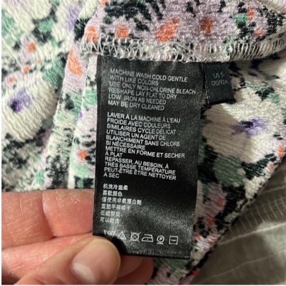 3/$14 Anthropologie Floral Button Front Stretch Top Size: S - Picture 8 of 9